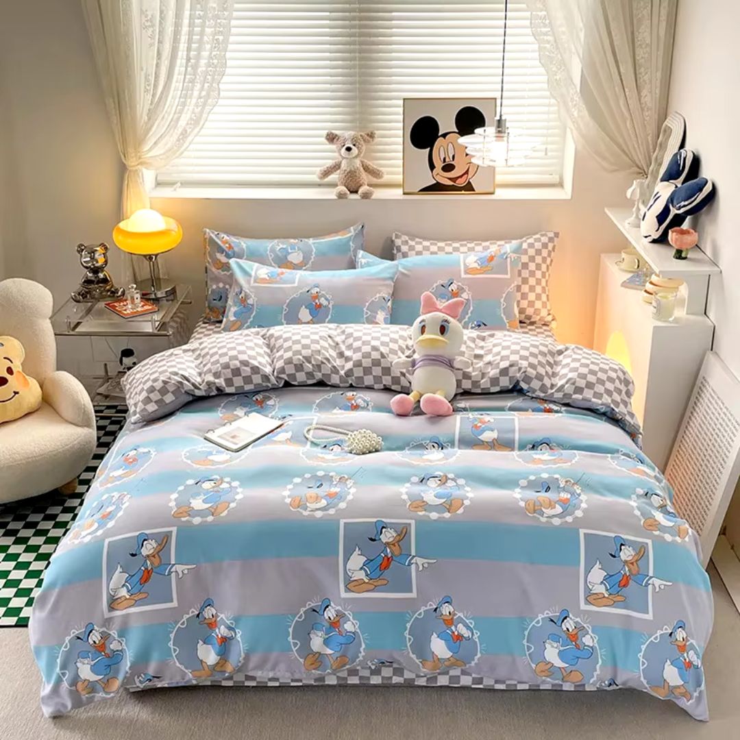 Disney Bedding – Mickey, Minnie, Donald, Daisy, and Pluto with Duvet Covers, Pillowcases, and Quilt Sets
